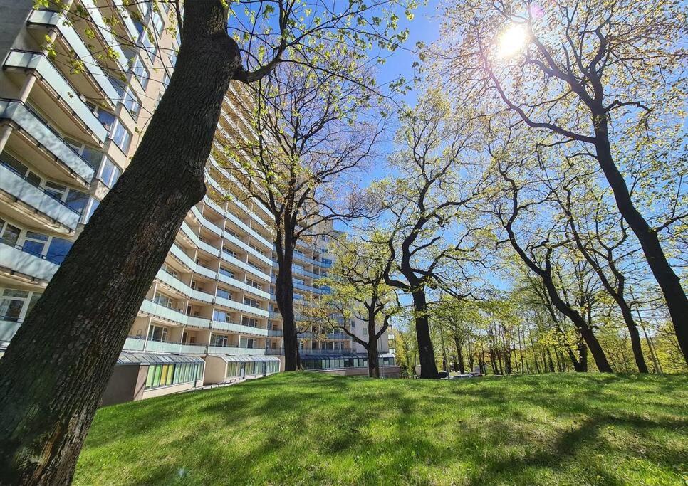 Stylish Apartment With Parking & Spacious Balcony Riga Exteriör bild