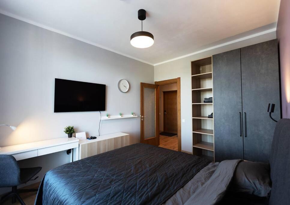 Stylish Apartment With Parking & Spacious Balcony Riga Exteriör bild