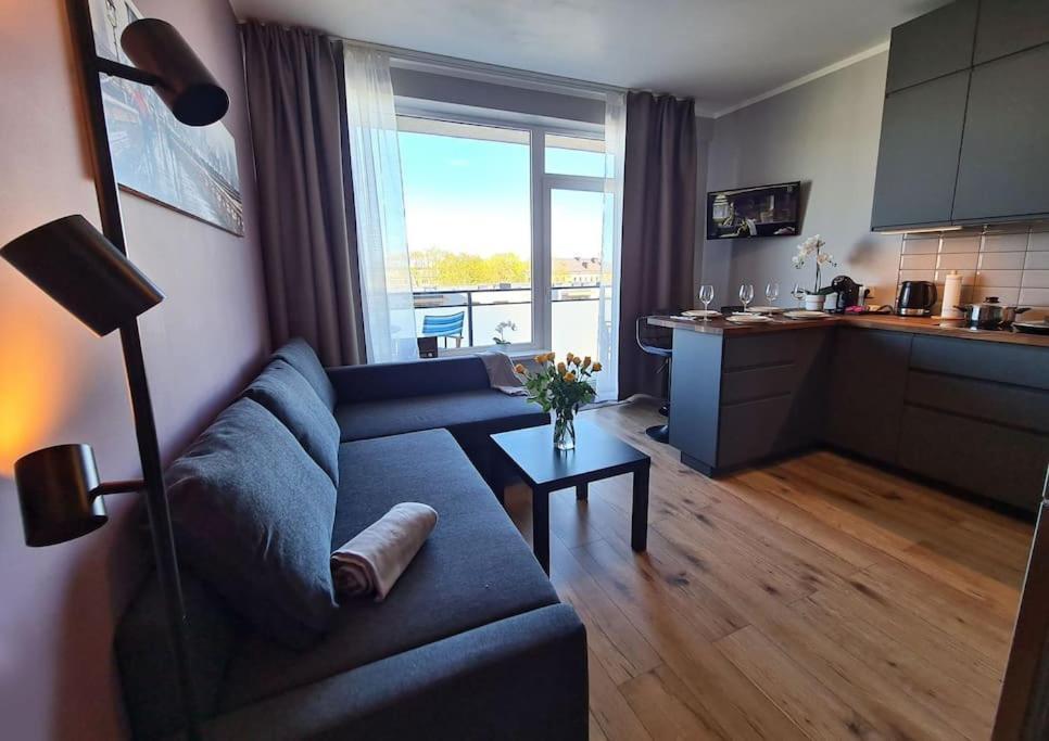 Stylish Apartment With Parking & Spacious Balcony Riga Exteriör bild