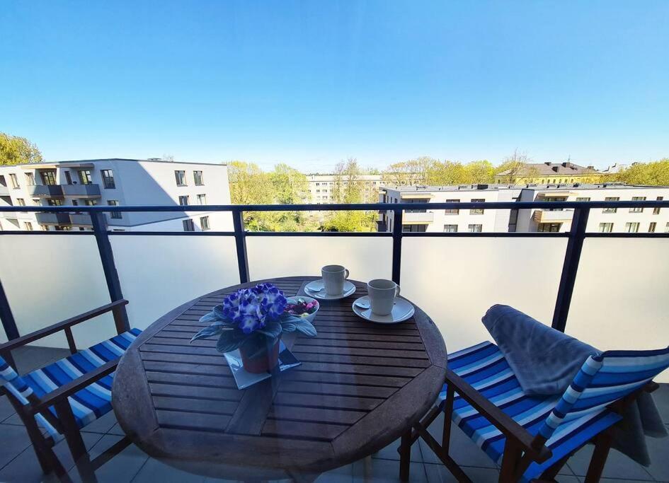 Stylish Apartment With Parking & Spacious Balcony Riga Exteriör bild